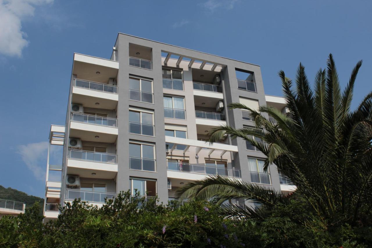Olimp Lux Hotell Budva Exteriör bild