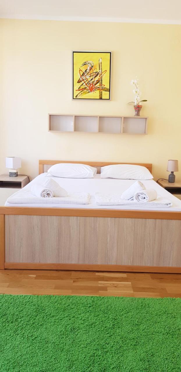 Olimp Lux Hotell Budva Exteriör bild