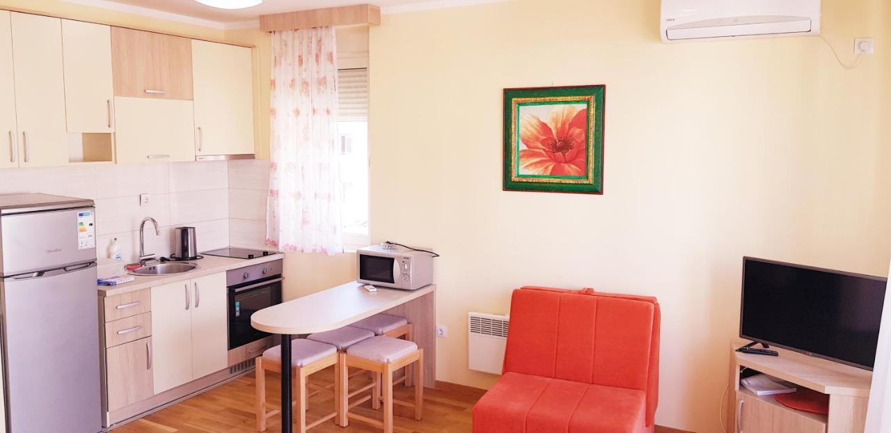 Olimp Lux Hotell Budva Exteriör bild