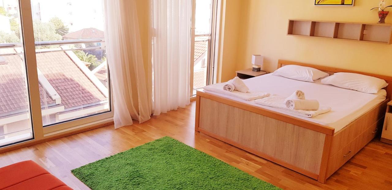 Olimp Lux Hotell Budva Exteriör bild